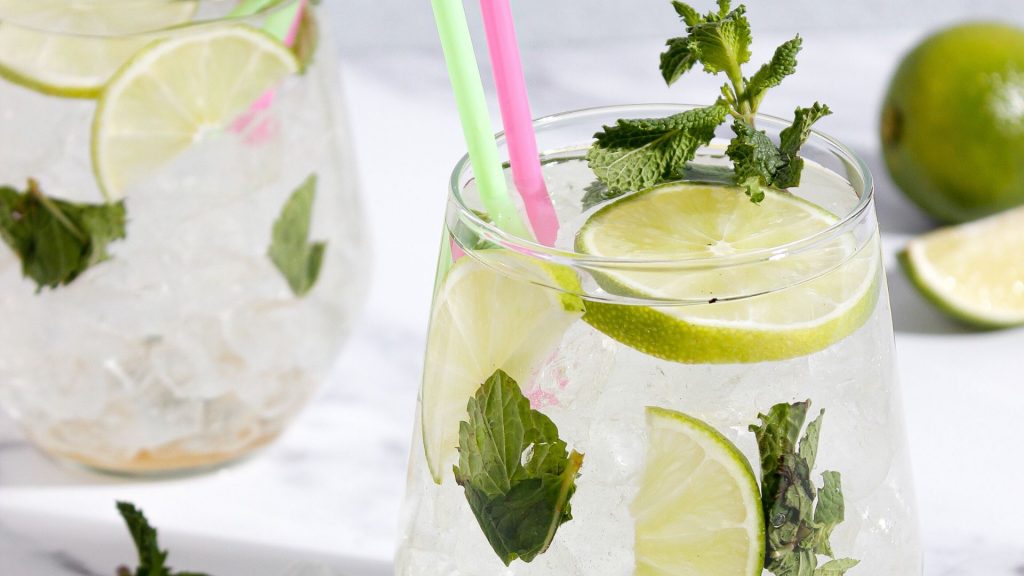 Bebidas refrescantes con agua