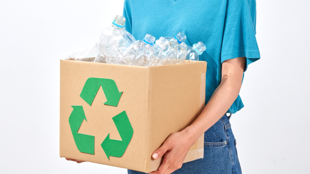 Reduciendo el plástico_ una oficina más verde